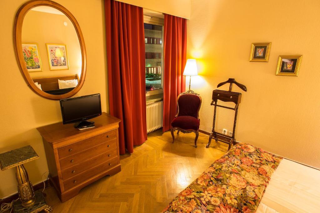 Hotel De Geer Finspång Kamer foto